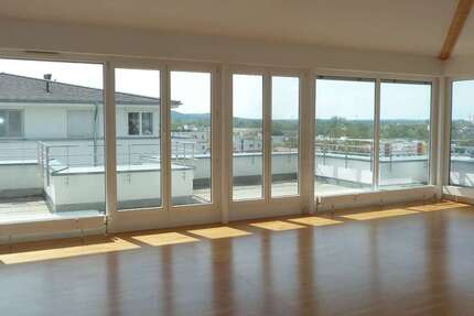 Wohnung Reutlingen - 5 Zimmer, 153 m&sup2;, 1.715&euro; | Angebot:24038129
