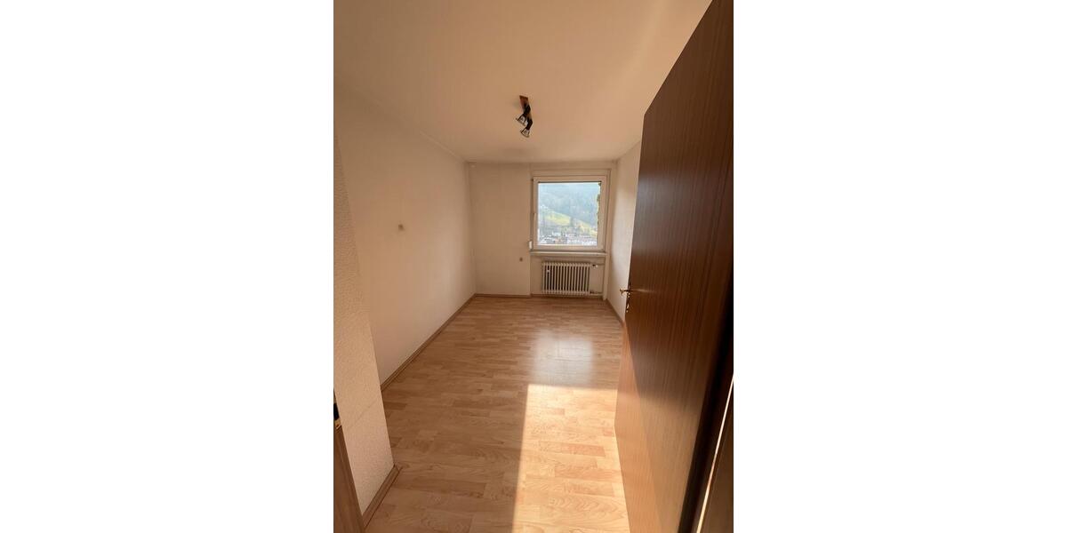 Erdgeschoßwohnung Schramberg - 4 Zimmer, 75 m&sup2;, 650&euro; | Angebot:25405936