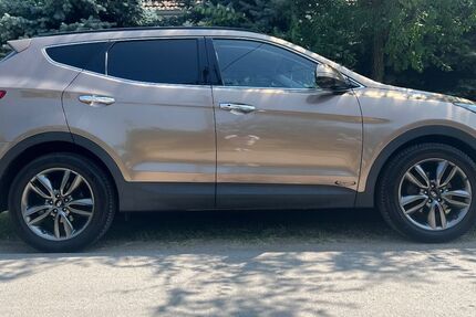 Hyundai SANTA FE 130.000 km 14.800 € Schwetzingen 68723