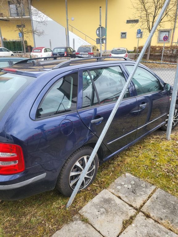Skoda Fabia 278.954 km 650 € Fürstenfeldbruck 82256
