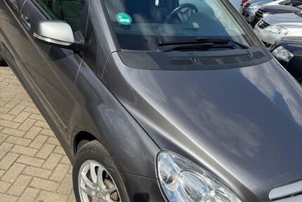 Mercedes B 180