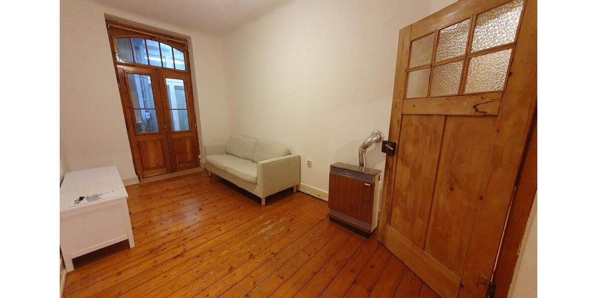 2-Zimmer-Hinterhauswohnung im urgetreuen Altbaustil 2 zimmer