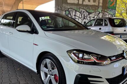 VW Golf 80.600 km 22.500 € Frankfurt am Main 60385