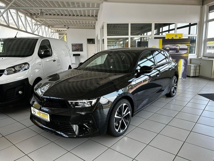 Opel Astra 4.911 km 29.900 € Borna 04552