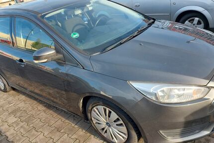 Ford Focus 141.000 km 5.690 &euro; Duisburg 47226