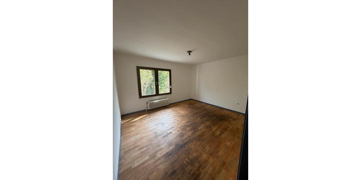 Etagenwohnung Marburg Cappel - 5 Zimmer, 150 m&sup2;, 480&euro; | Angebot:26299967