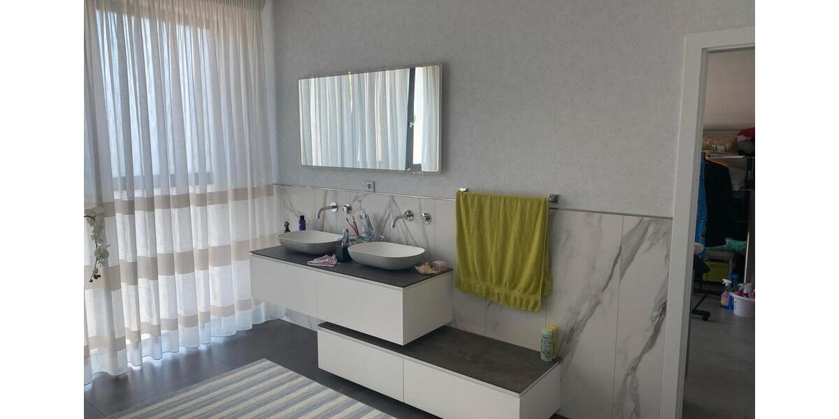Einfamilienhaus Nümbrecht - 6 Zimmer, 380 m&sup2;, 750.000&euro; | Angebot:26891234