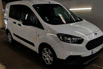 Ford Transit Courier 150.000 km 5.355 &euro; Rheinzabern 76764