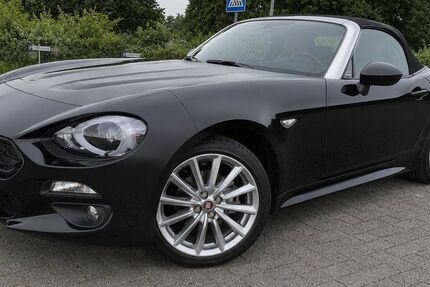 Fiat 124 Spider 25.000 km 18.950 &euro; Hamburg 22179