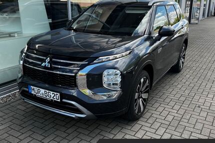 Mitsubishi Plug-in Hybrid Outlander 19.460 km 48.900 &euro; Waren 17192