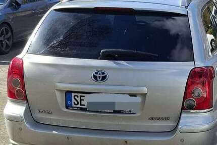 Toyota Avensis 235.000 km 3.250 &euro; Kaltenkirchen 24568