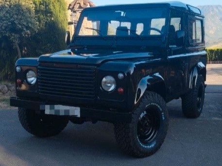 Land Rover Defender 165.700 km 32.850 &euro; Neuruppin 16816