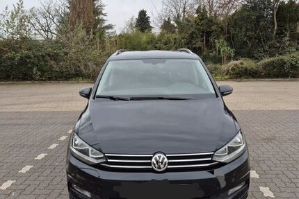 VW Touran 163.497 km 14.200 &euro; Hamburg 22547