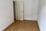 Gemütliche 3 Zimmer-Wohnung in einem äußerst gepflegten Haus im 3. OG, Tageslichtbad mit Dusche - EBK kann abgelöst werden - Studenten willkommen