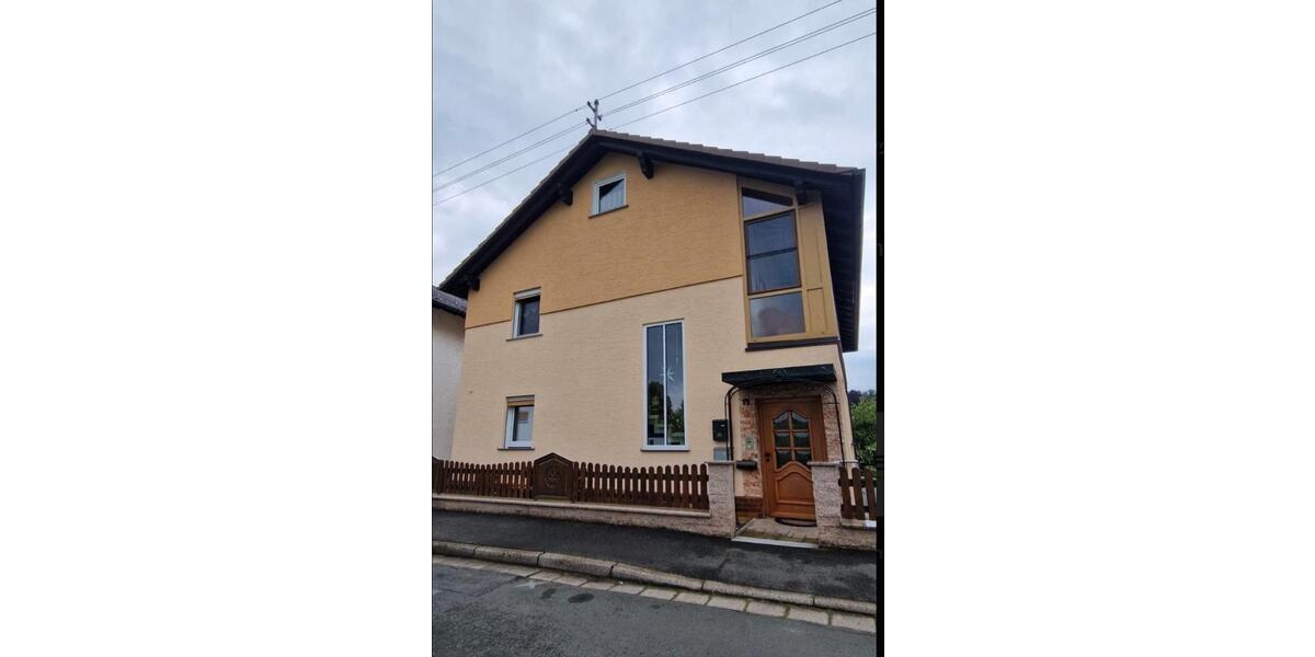 Attraktive 4-Zimmer Wohnung 100qm zur Miete + Garten+Wintergarten 4 zimmer