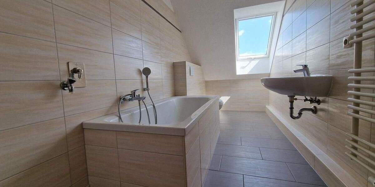 Etagenwohnung Döbeln - 4 Zimmer, 110 m&sup2;, 622&euro; | Angebot:25065818