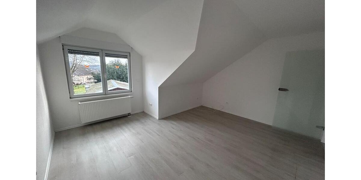 Einfamilienhaus Morsbach - 3 Zimmer, 138 m&sup2;, 1.000&euro; | Angebot:25151786