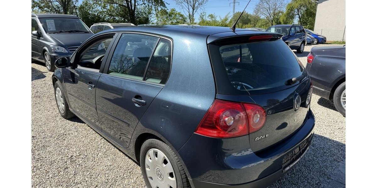 VW Golf 1.6i Trendline 1.Hand Klima SHZ 100.000 km 2.990 &euro; Altdorf 84032