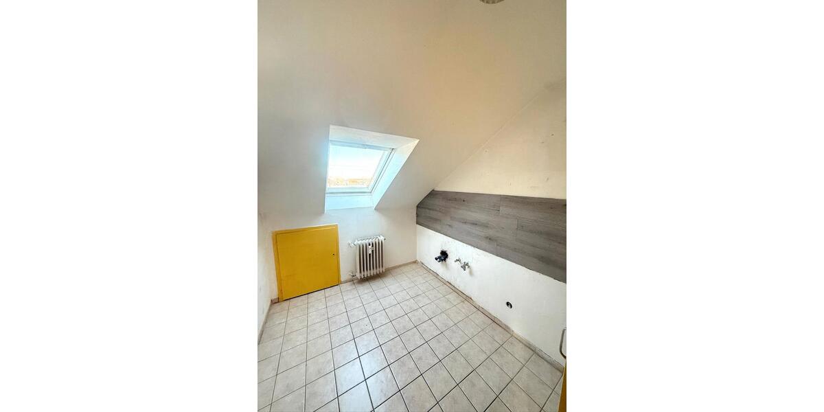 Dachgeschoßwohnung Kuchen - 3.5 Zimmer, 63 m&sup2;, 650&euro; | Angebot:26666019