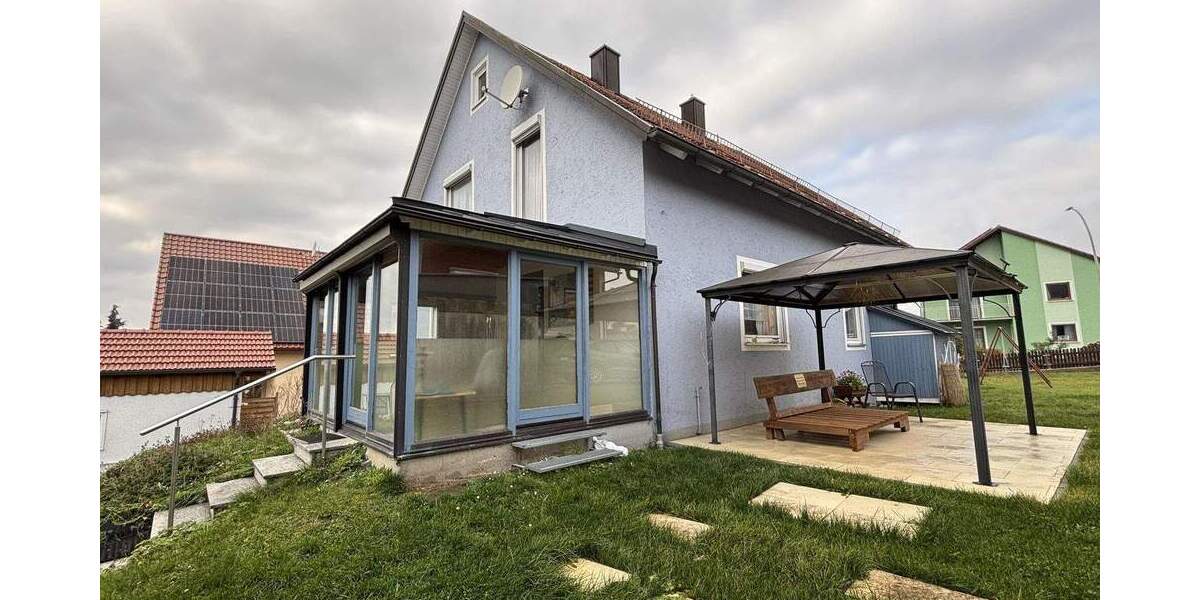 Einfamilienhaus Oberviechtach - 6 Zimmer, 160 m&sup2;, 210.000&euro; | Angebot:25245420