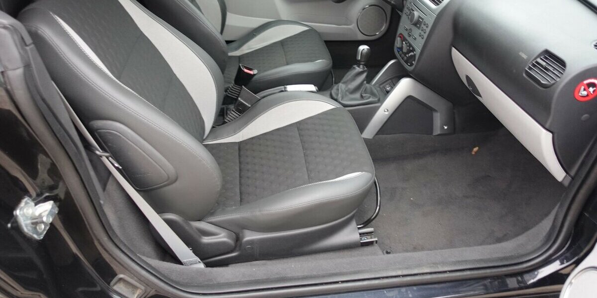 Opel Tigra Edition Klima Sitzheizung PDC § 10/26 94.000 km 5.950 &euro; Neumarkt/OPf 92318