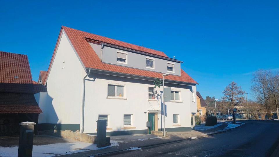 Etagenwohnung Oberderdingen - 4 Zimmer, 110 m&sup2;, 1.400&euro; | Angebot:25325057