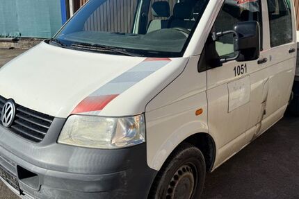 VW T5 Transporter 290.000 km 3.990 &euro; Höxter 37671