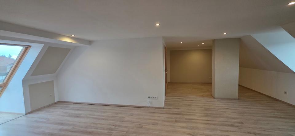 Dachgeschoßwohnung Goldberg - 3 Zimmer, 110 m&sup2;, 925&euro; | Angebot:21324471