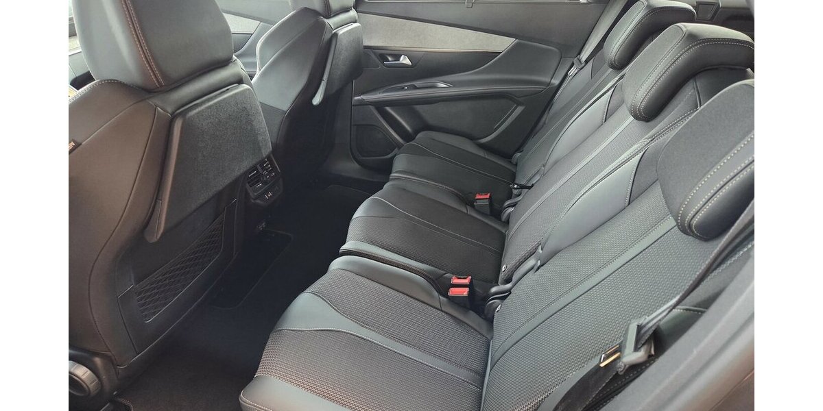 Peugeot 5008 GT 7 Sitze LED Autom. 16.678 km 24.000 &euro; Wilsdruff 01723