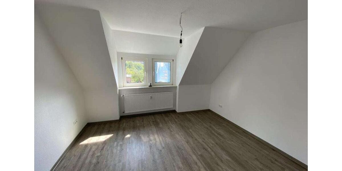 Dachgeschoßwohnung Altena - 3 Zimmer, 54 m&sup2;, 220&euro; | Angebot:26250240