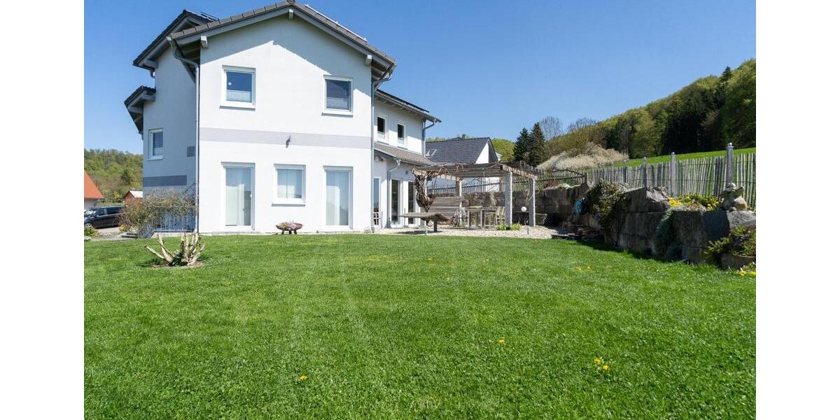 Einfamilienhaus Weißenburg in Bayern - 6 Zimmer, 220 m&sup2;, 689.000&euro; | Angebot:26545600