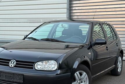 VW Golf 289.000 km 2.499 &euro; Offenburg 77656