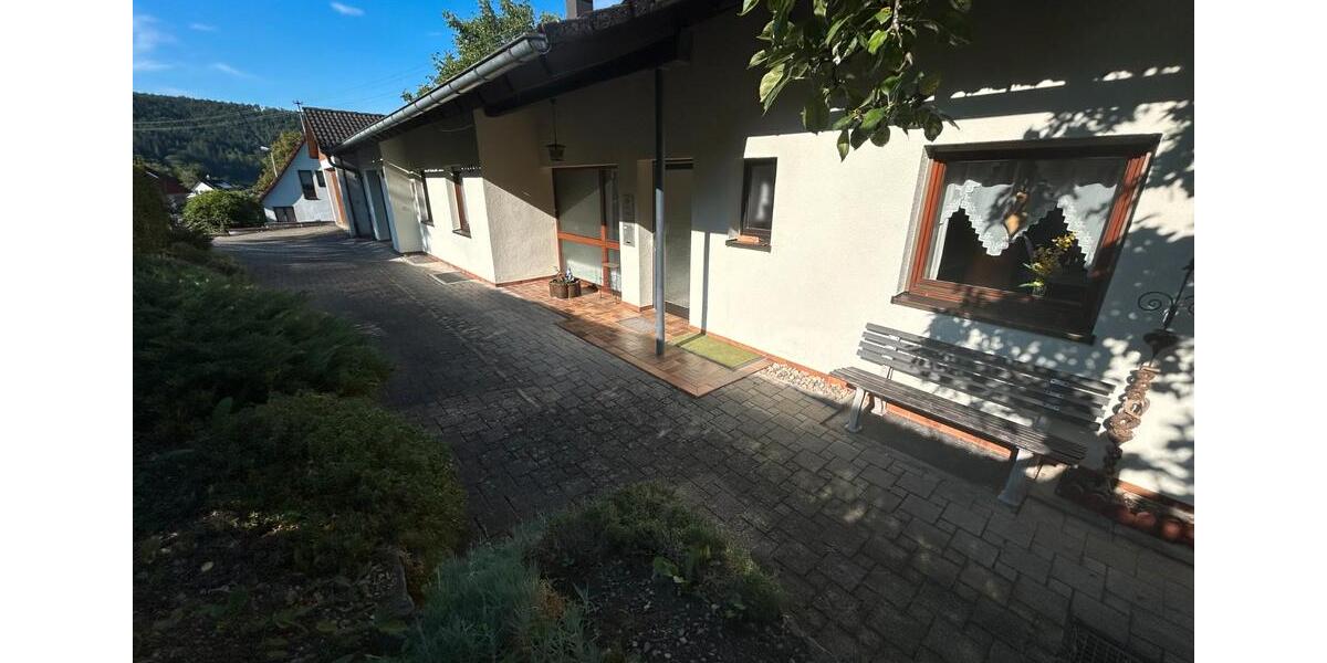 Einfamilienhaus Sulz am Neckar - 8 Zimmer, 190 m&sup2;, 390.000&euro; | Angebot:26983994