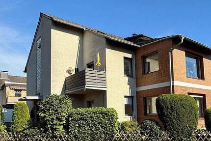 MEHRFAMILIENHAUS IN BEGEHRTER LAGE VON REFRATH 8 zimmer