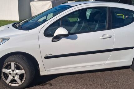 Peugeot 207 96.119 km 3.200 € Kelheim 93309