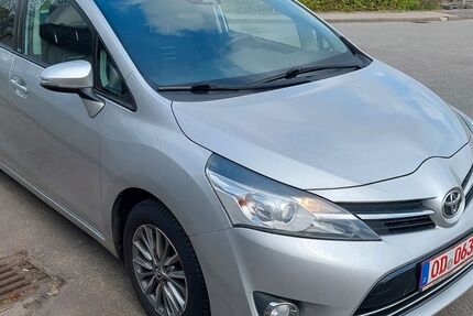 Toyota Verso 339.618 km 4.300 &euro; Bad Oldesloe 23843