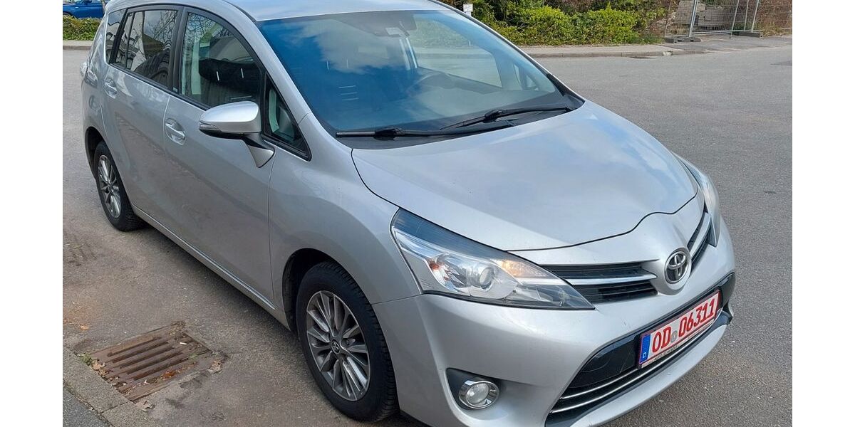 Toyota Verso 339.618 km 4.300 &euro; Bad Oldesloe 23843