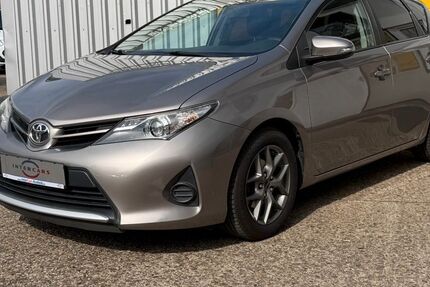 Toyota Auris 120.000 km 6.970 &euro; Krefeld 47799