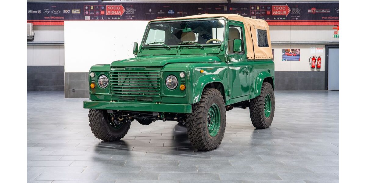 Land Rover Defender 135.053 km 89.000 &euro; Gütersloh 33332