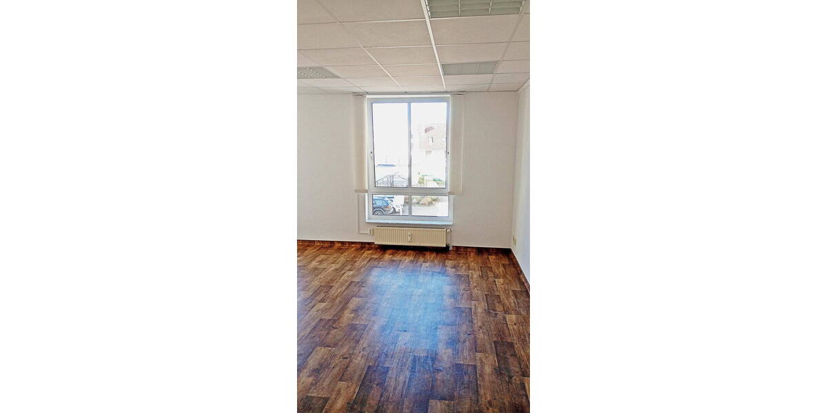 Etagenwohnung Anklam Mittelfeld - 5 Zimmer, 145 m&sup2;, 1.350&euro; | Angebot:26200835