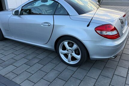 Mercedes-Benz SLK 200 94.000 km 8.990 € Bad Gandersheim 37581