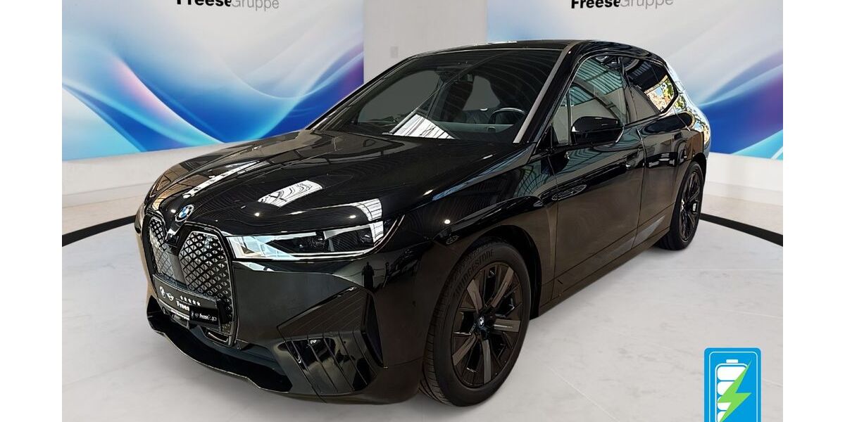 BMW iX 42.393 km 46.990 &euro; Oldenburg 26135