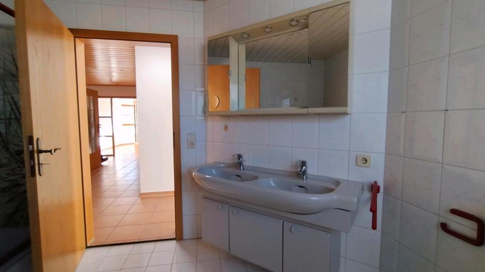 Etagenwohnung Hohentengen - 5 Zimmer, 120 m&sup2;, 1.150&euro; | Angebot:26403113