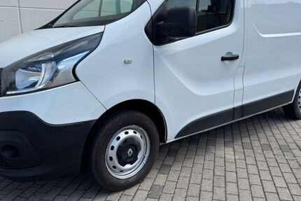 Renault Trafic 198.000 km 8.590 &euro; sinsheim 74889