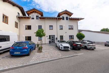 Wohnung Griesstätt - 3 Zimmer, 76 m&sup2;, 910&euro; | Angebot:27147775