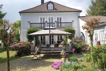 Haus Tirschenreuth - 8 Zimmer, 260 m&sup2;, 745.000&euro; | Angebot:24398586