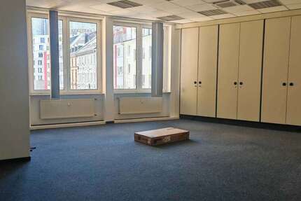 Büro in FRANKFURT 2.364 € 197 m² zimmer