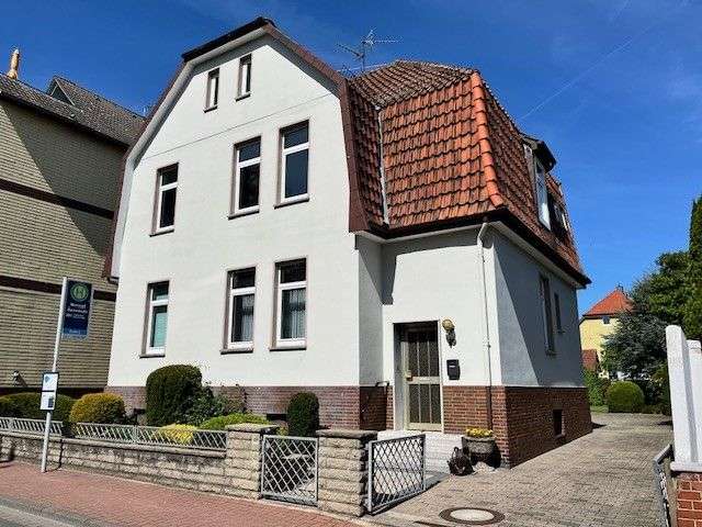 Haus zum Kaufen in Wunstorf 290.000 € 180 m²