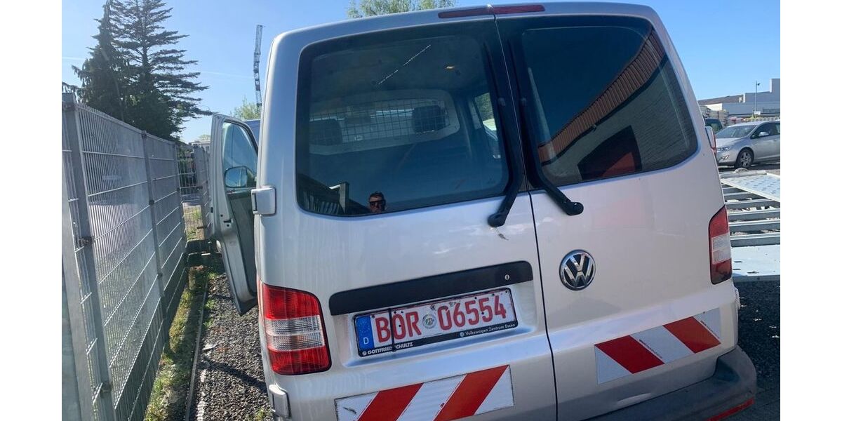 VW T5 Transporter 210.000 km 9.000 &euro; Heek-Nienborg 00491725307707 48619