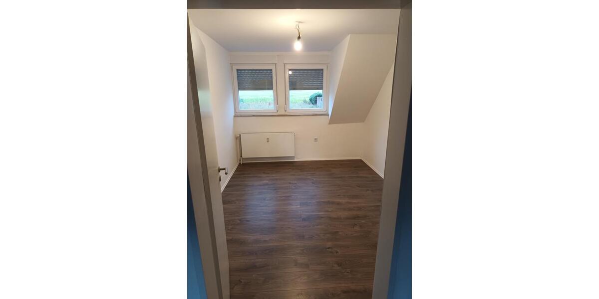 Dachgeschoßwohnung Geeste - 4 Zimmer, 110 m&sup2;, 770&euro; | Angebot:25698822